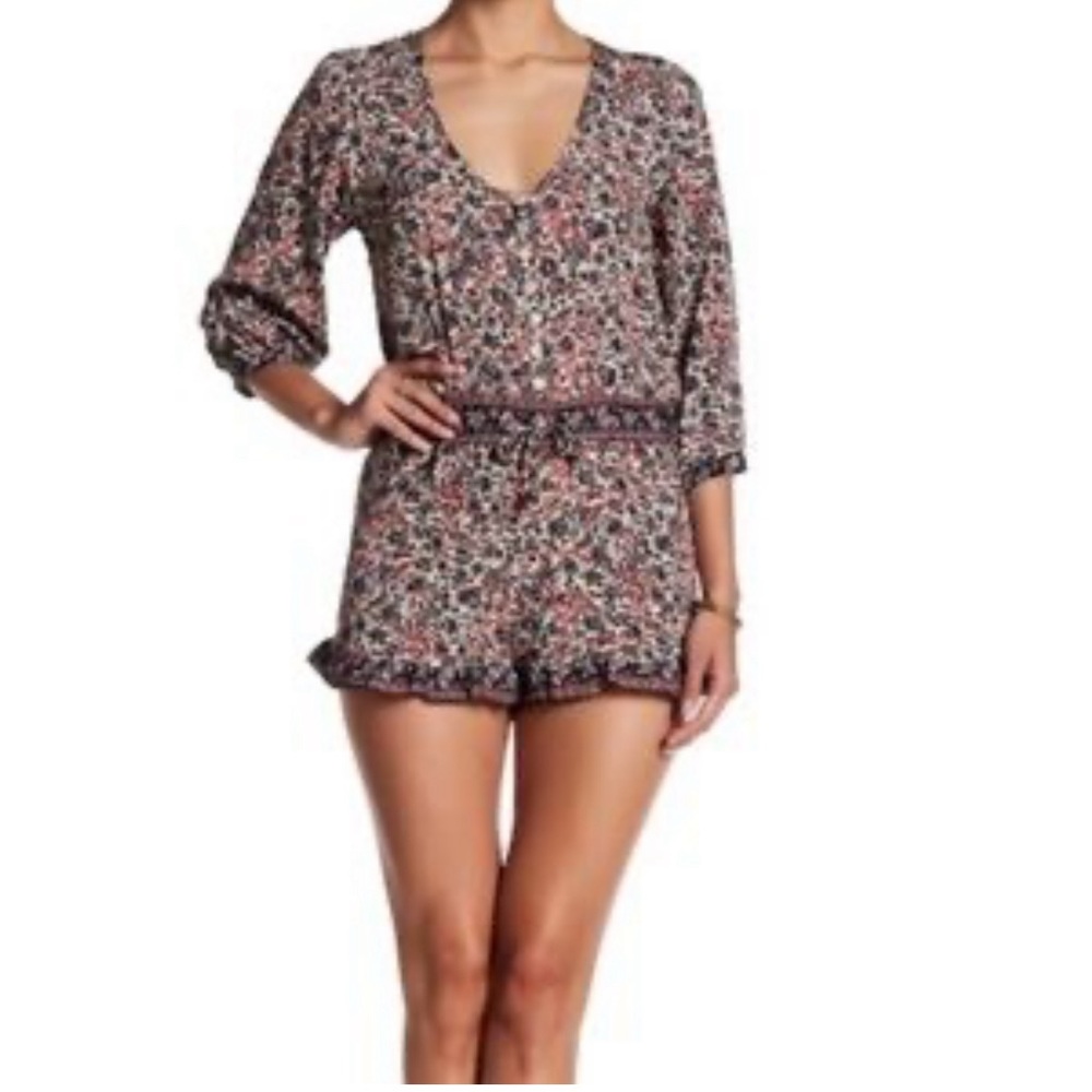 Anthropologie Raga‎ Granada Floral Romper in Red/Grey Ruffle Hem, Size Small